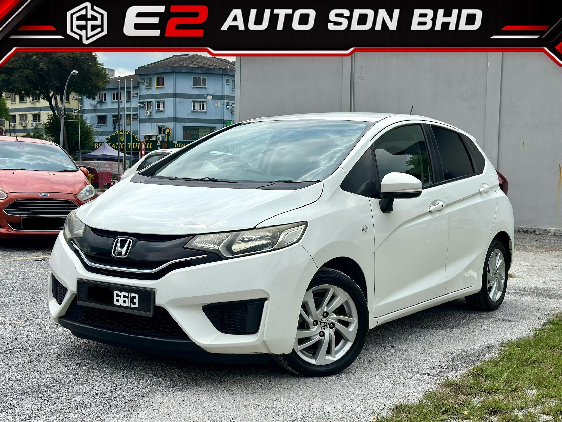2015 Honda Jazz E — photo 1